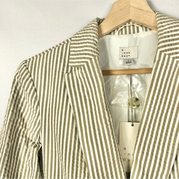 A New Day Beige Seersucker Single Button Blazer 4 - Picture 5 of 5